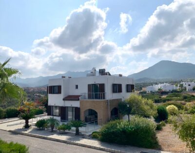 3-Bedroom Villa Near the Sea